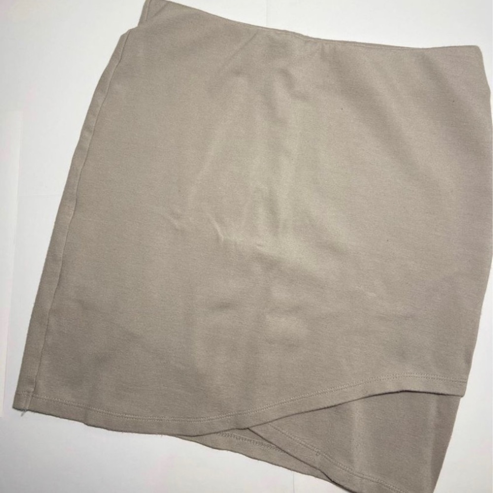 ARITZIA Talula Beige Skirt in S